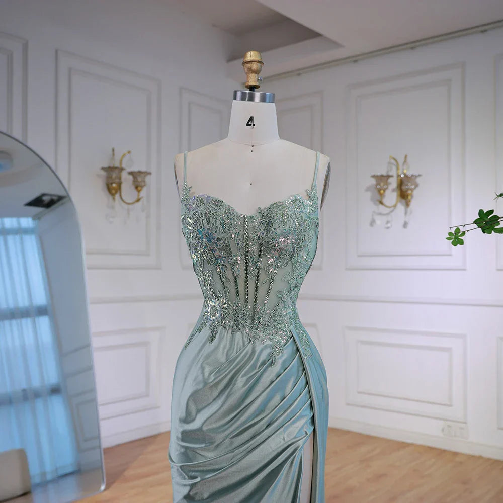 Vestido de fiesta de satén verde menta de lujo con cuentas y abertura LA72995