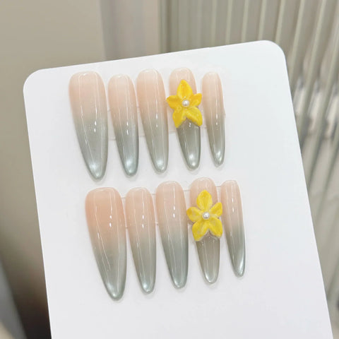 10 Stück Handgemachte gelbe Plumeria Press On Nails Farbverlauf Mintgrün Französischer Stil Falsche Nägel Lange Ballerina Tragbare Sommernägel 