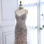 Luxuriöses Abendkleid Grau Perlenbesetzt Mit Umhang Ballkleid LA73342