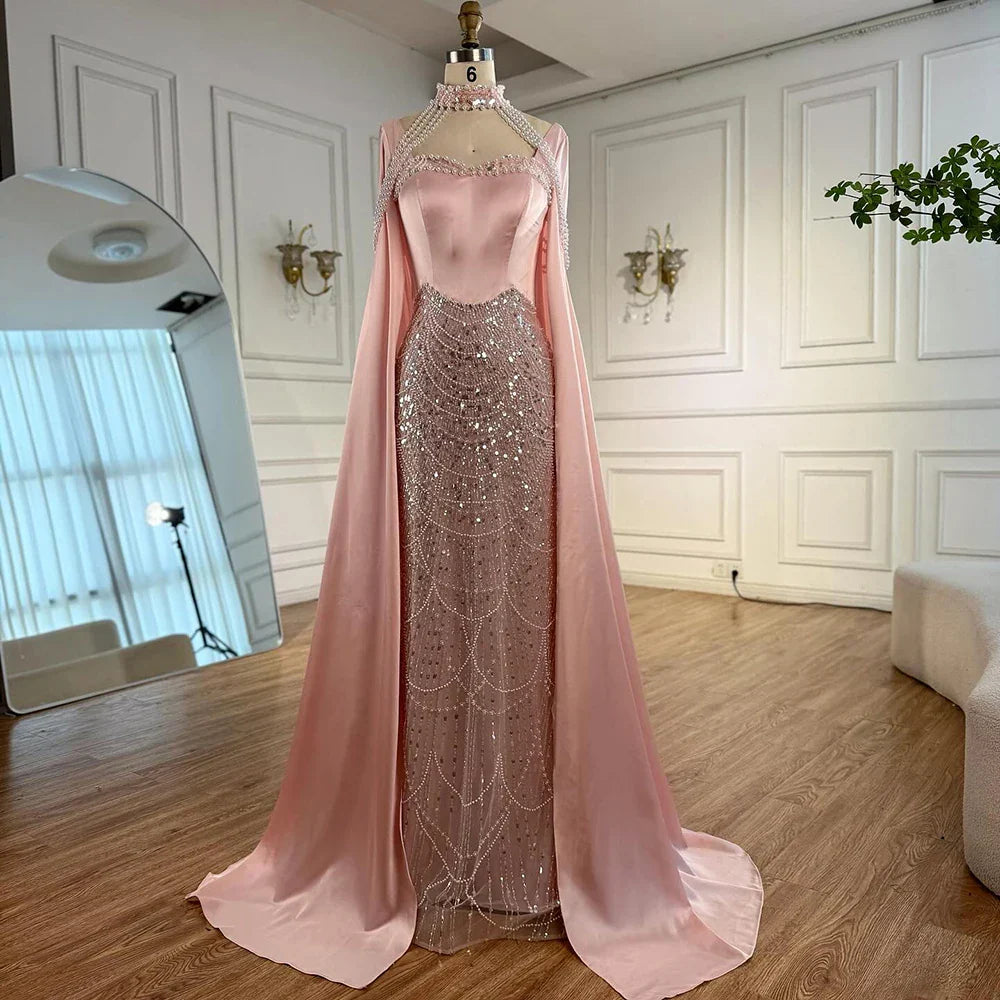 Luxuriöses arabisches Perlen-Abendkleid in Pink mit Umhang