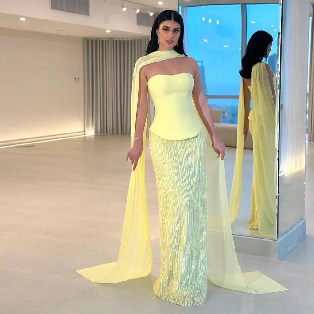 Vestido de noche de sirena de chifón amarillo de lujo con capa LA73007