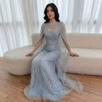 Vestido de Noche de Lujo Azul Diamante con Capa