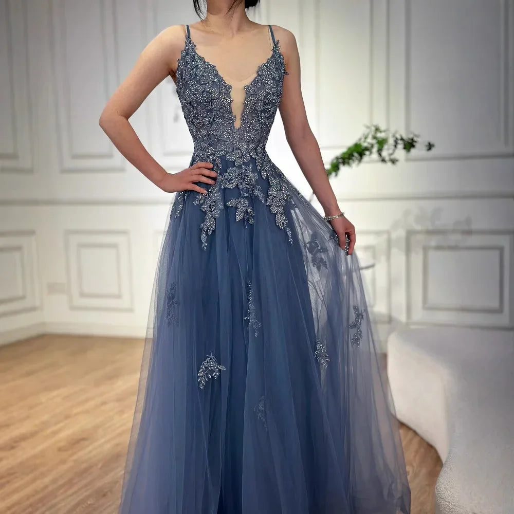 Luxuriöses salbeigrünes A-Linien-Abschlussballkleid aus Spitze mit Spaghettiträgern