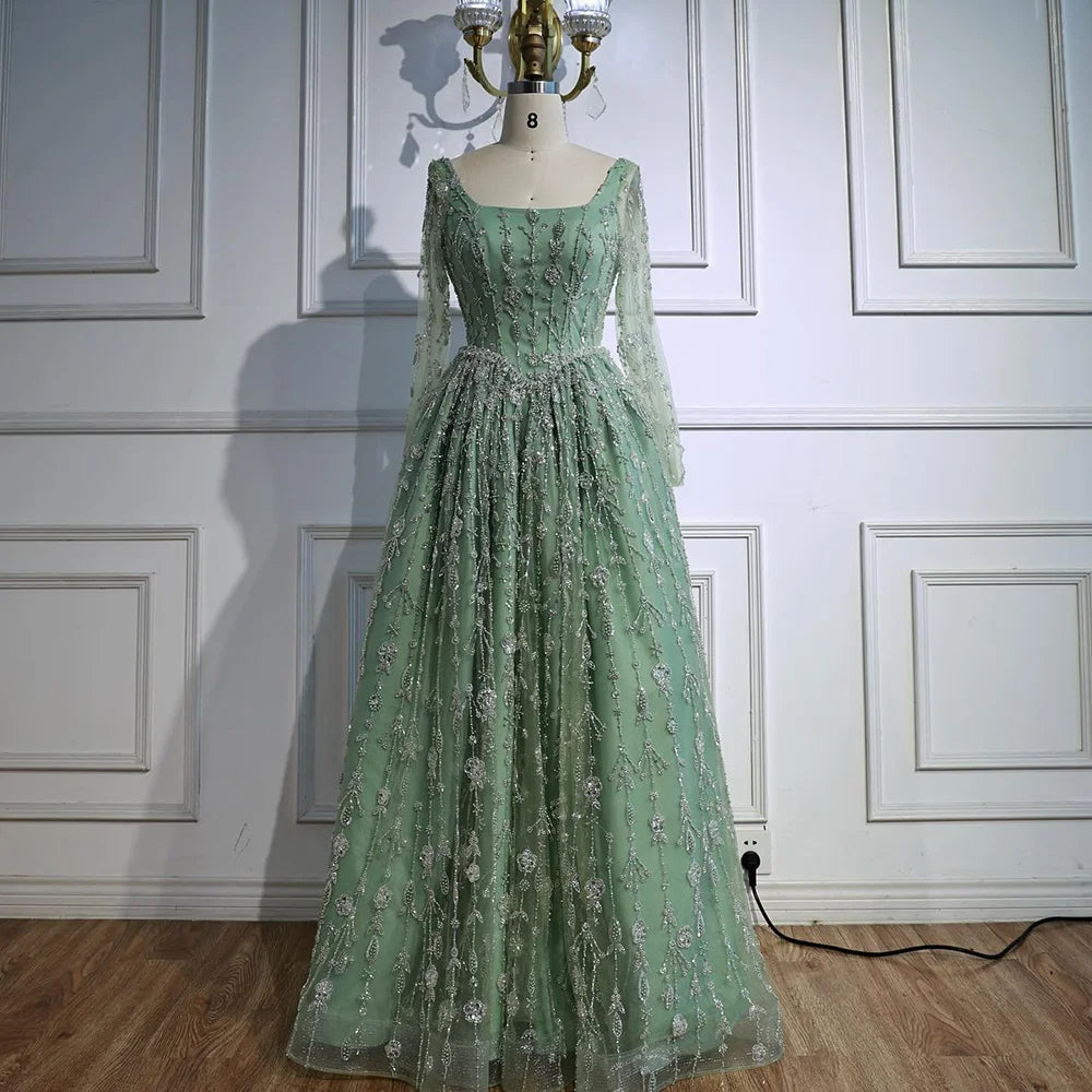 Luxuriöses salbeigrünes Abendkleid mit Perlen und langen Ärmeln