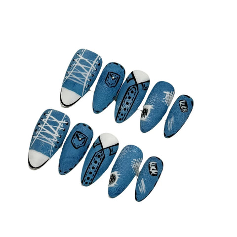 10 Stück handgefertigte blaue mandelförmige künstliche Nagelspitzen, handbemalte Canvas-Schuhdesigns, zum Aufdrücken der Nägel, französischer Stil, kreative falsche Nägel 