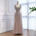 Luxuriöses, perlenbesetztes Abendkleid in Karamell mit Cape LA72992A