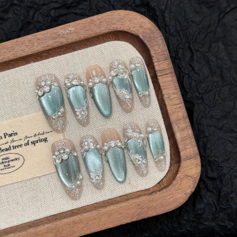 10pcs Light Luxury Handmade Fake Nails Shiny Blue Cat's Eye Almond False Nails Pearl Diamond Flash Silver Powder Press On Nail