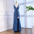 Luxuriöses blaues, perlenbesetztes Feder-Meerjungfrauen-Abendkleid