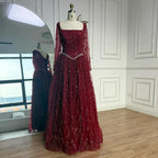 Luxuriöses salbeigrünes Abendkleid mit Perlen und langen Ärmeln
