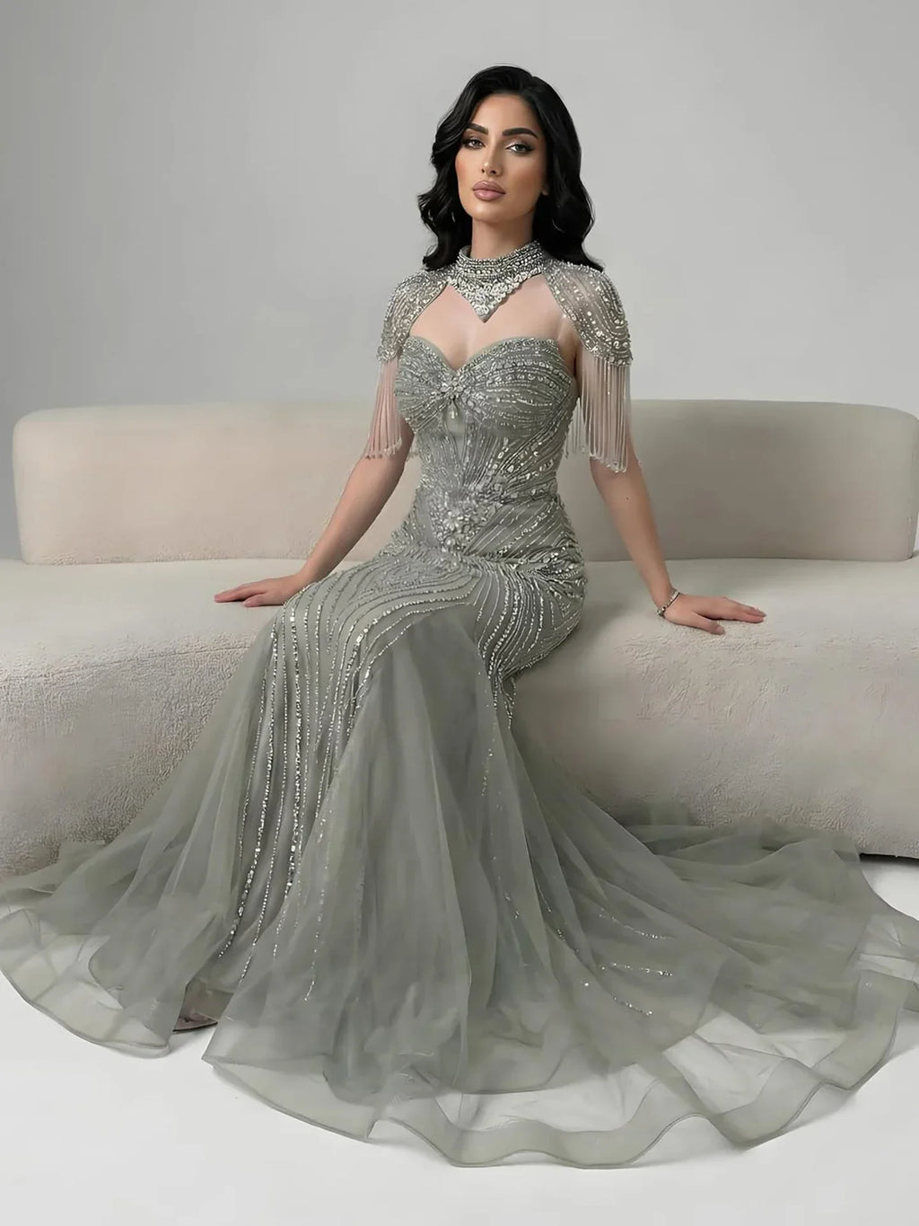 Vestido de Noche Sirena con Cuentas Color Nude de Lujo y Cuello Alto LA72897