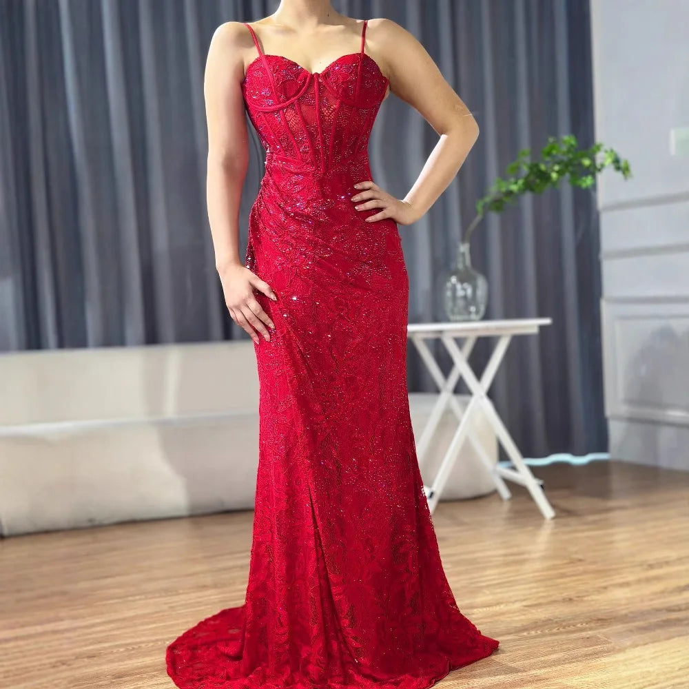 Elegante vestido de noche rojo con abertura