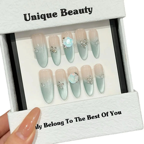 10 Stück einfarbige handgefertigte künstliche Nägel im hellgrünen französischen Stil, sanfte lange Mandeln zum Aufdrücken der Nägel, glänzende Diamanten, Sommer-Kunstnägel 