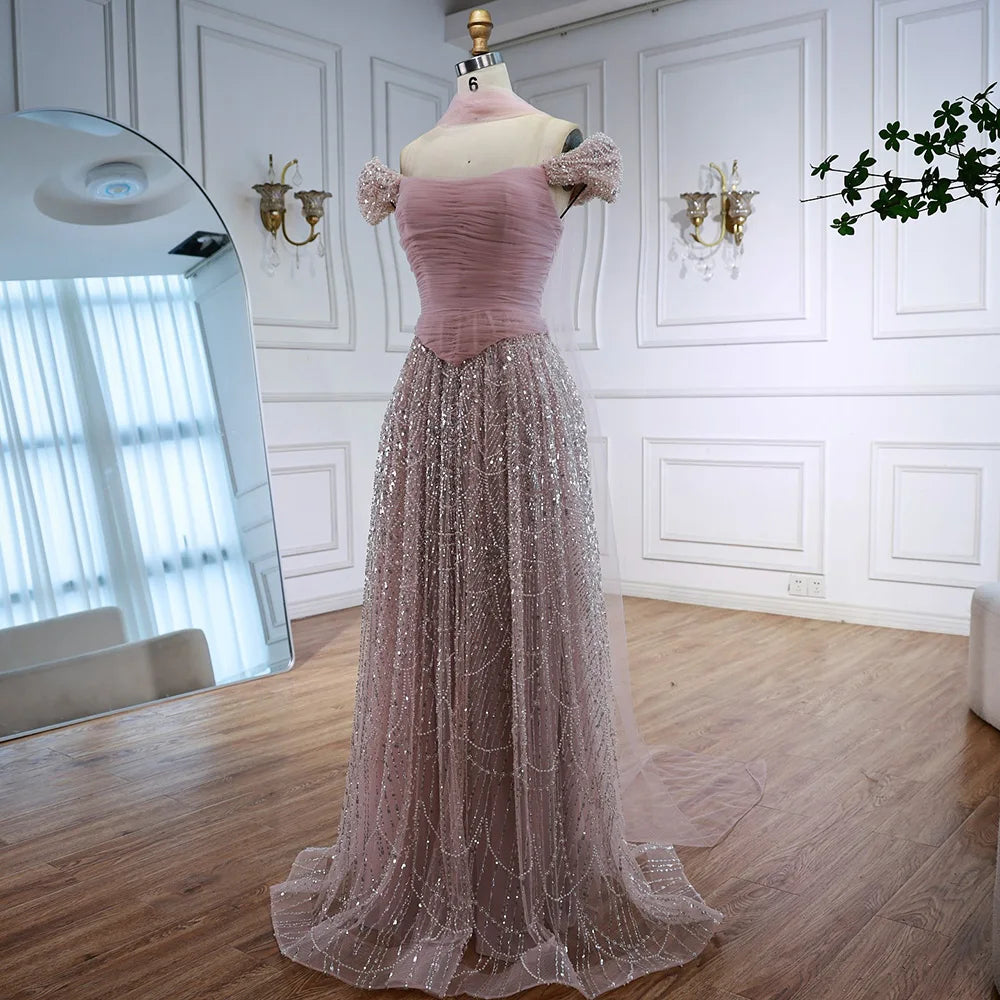 Luxuriöses arabisches Abendkleid mit Cape und rosa Perlenstickerei