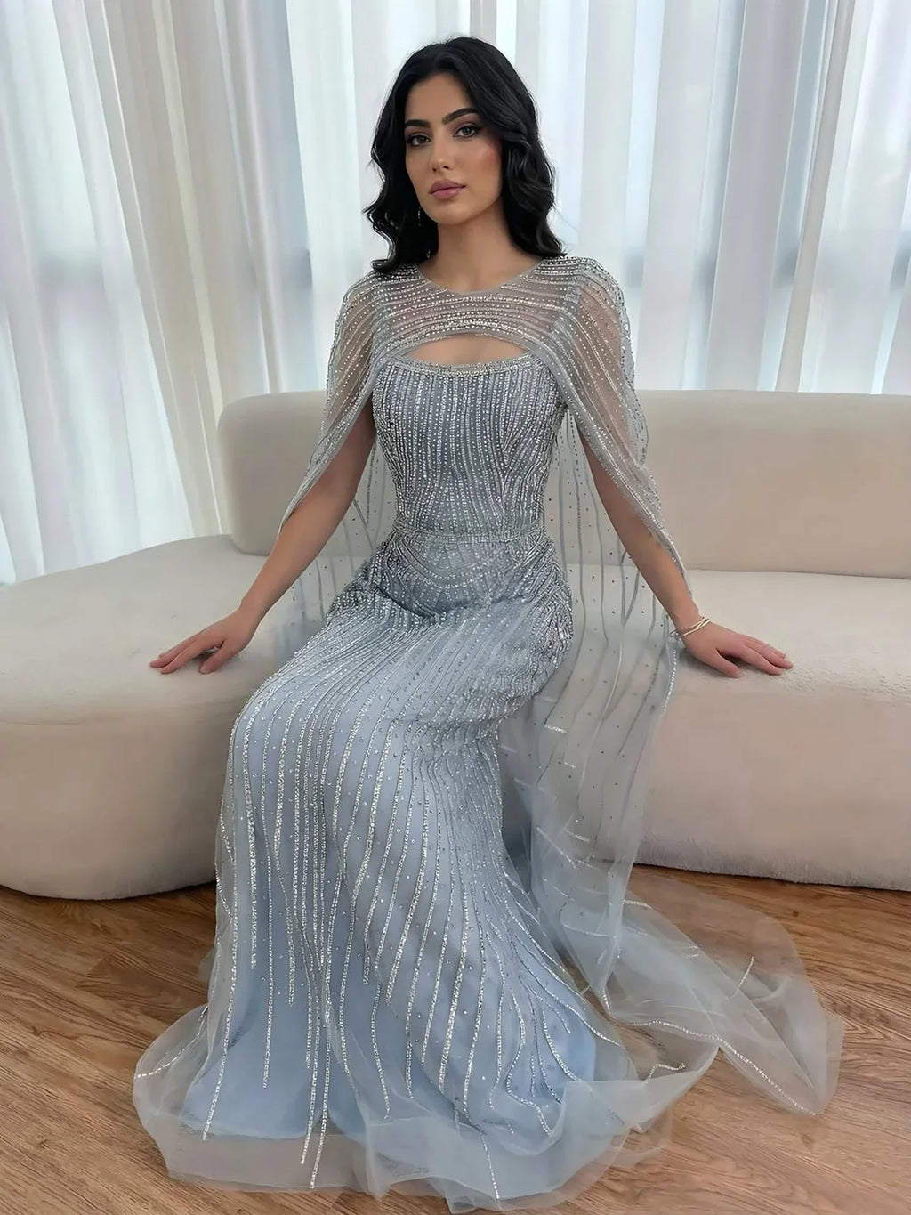 Vestido de Noche de Lujo Azul Diamante con Capa