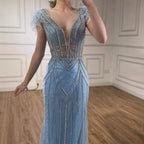 Luxuriöses Meerjungfrauen-Abendkleid in Dubai-Blau mit Perlen und Federn