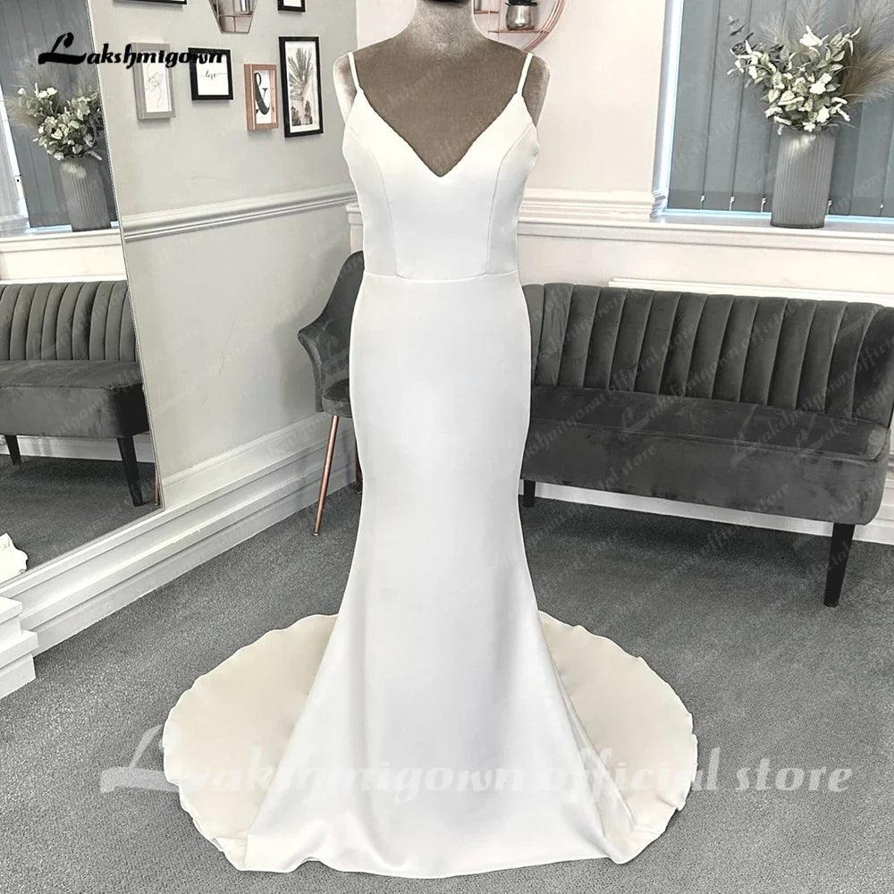 Vestidos de novia casuales y sexys, con cola de sirena/trompeta, sin mangas, tirantes finos y fruncido, para verano 2025 