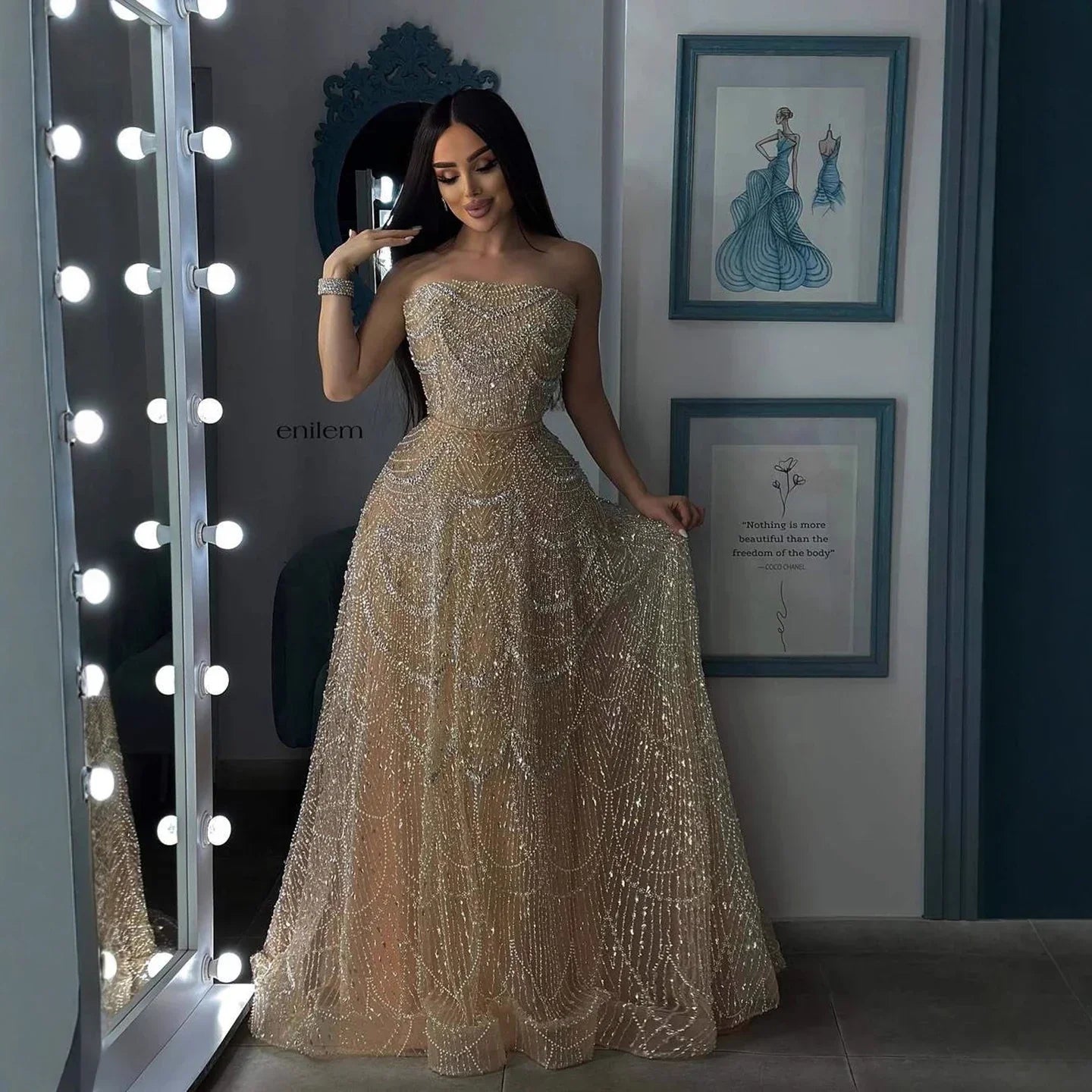 Vestido de noche de lujo estilo A con perlas y cristales