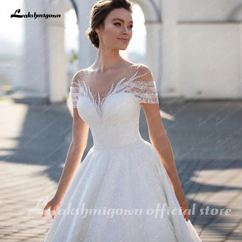 Vestido de novia NumberSea con hombros descubiertos, elegante vestido de novia de corte A con encaje brillante y pliegues ilusión, mangas cortas 