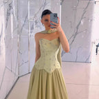 Elegante vestido de noche de chifón color verde salvia corte A