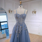 Luxuriöses graues Tüll-A-Linien-Ballkleid mit floralen Applikationen