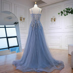 Luxuriöses graues Tüll-A-Linien-Ballkleid mit floralen Applikationen