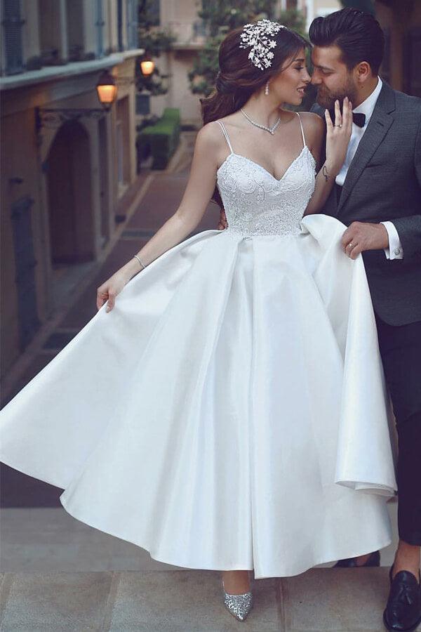 Vestido de novia corto NumberSea de satén, corte A, escote en V, tirantes finos y apliques, MW514