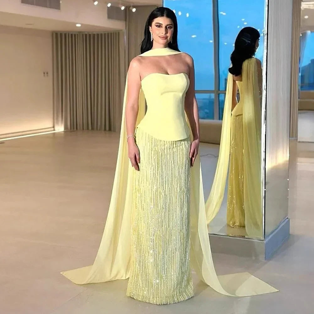 Vestido de noche de sirena de chifón amarillo de lujo con capa LA73007