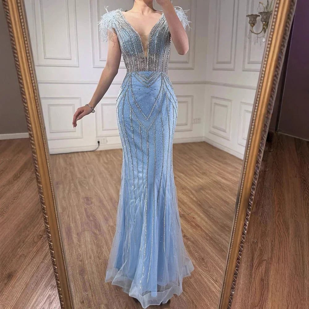Luxuriöses Meerjungfrauen-Abendkleid in Dubai-Blau mit Perlen und Federn