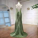 Luxuriöses salbeigrünes Satin-Ballkleid mit Schlitz LA73032