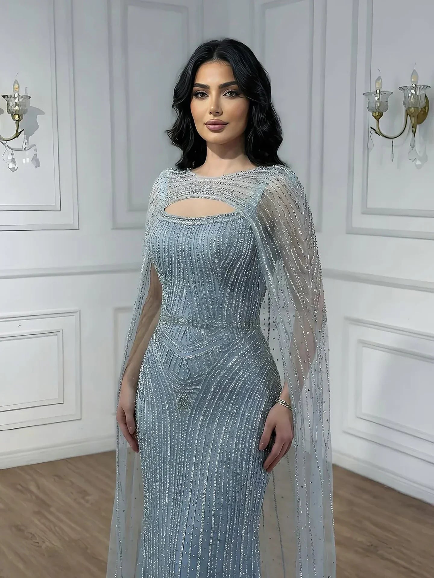 Vestido de Noche de Lujo Azul Diamante con Capa