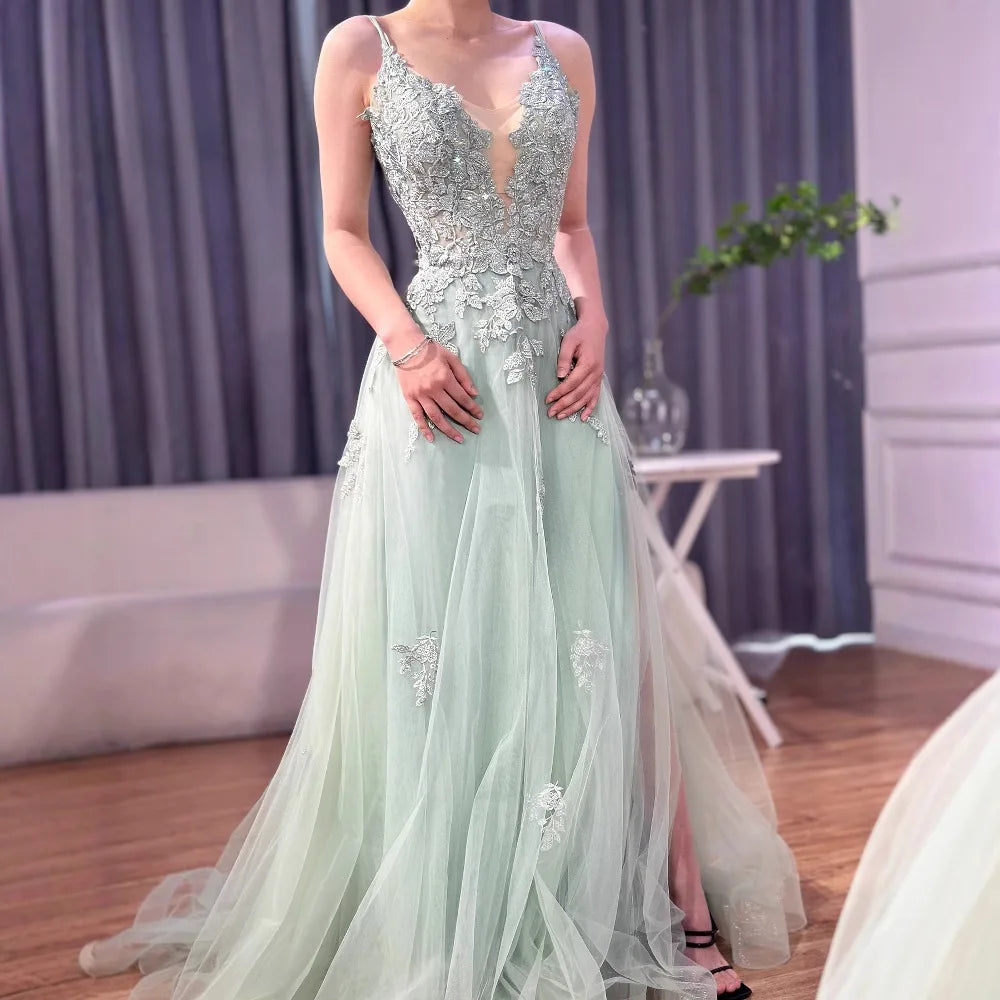 Luxuriöses salbeigrünes A-Linien-Abschlussballkleid aus Spitze mit Spaghettiträgern