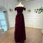 Elegantes weinrotes schulterfreies Spitzen-Abendkleid mit Applikationen