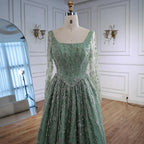 Luxuriöses salbeigrünes Abendkleid mit Perlen und langen Ärmeln