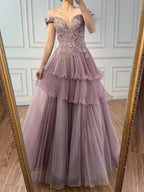 Luxuriöses rosa, verträumtes Abendkleid mit Rüschen und Perlen in A-Linie LA73385
