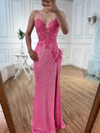 Luxuriöses rosa Feder-Perlen-Meerjungfrau-Ballkleid mit Schlitz LA72987