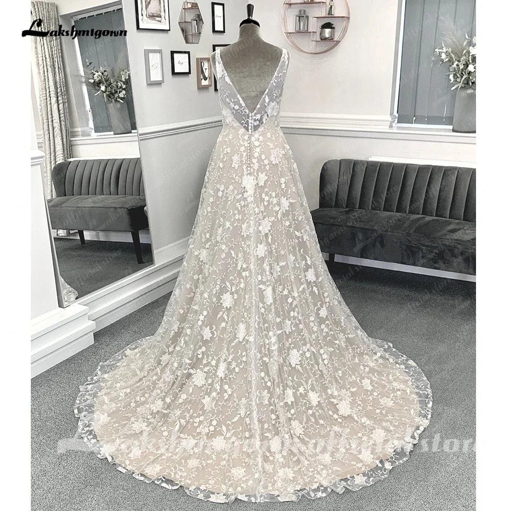 Vestido de novia bohemio de encaje con escote en V y espalda descubierta, estilo vintage champán, de NumberSea, 2025 
