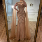 Vestido de Noche de Lujo Color Nude de Sirena con Cuentas y Capa