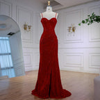 Elegante vestido de noche rojo con abertura