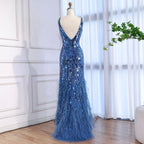 Luxuriöses blaues, perlenbesetztes Feder-Meerjungfrauen-Abendkleid