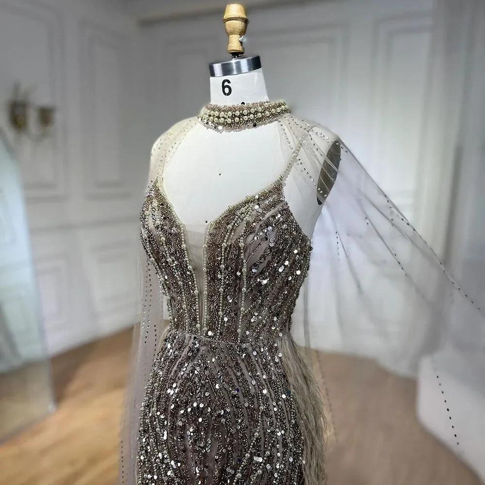 Serene Hill 2024 Weißes, nacktes Meerjungfrauen-Hochzeitskleid mit Perlen und Federn, luxuriöse Partykleider mit Cape-Ärmeln LA72047A 