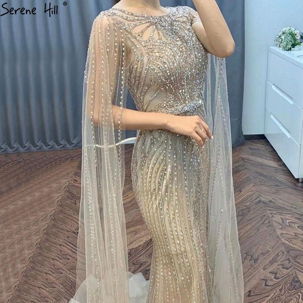 Serene Hill Braun Meerjungfrau Elegante 2024 Mit Cape Ärmeln Perlen Luxus Abendkleider Kleider Für Frauen Party LA70638 