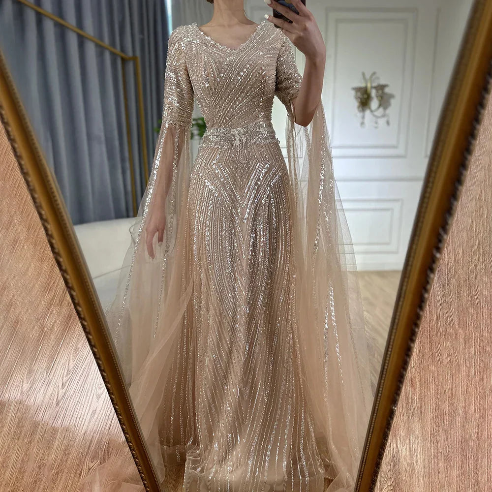 Luxuriöses Dubai Karamell A-Linien-Abendkleid mit Perlenstickerei und Cape-Ärmeln