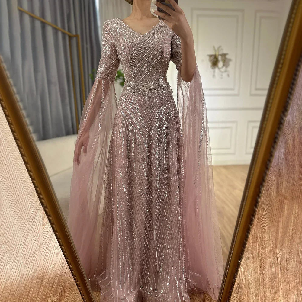 Luxuriöses Dubai Karamell A-Linien-Abendkleid mit Perlenstickerei und Cape-Ärmeln