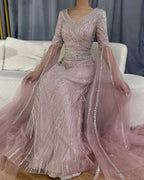 Luxuriöses Dubai Karamell A-Linien-Abendkleid mit Perlenstickerei und Cape-Ärmeln