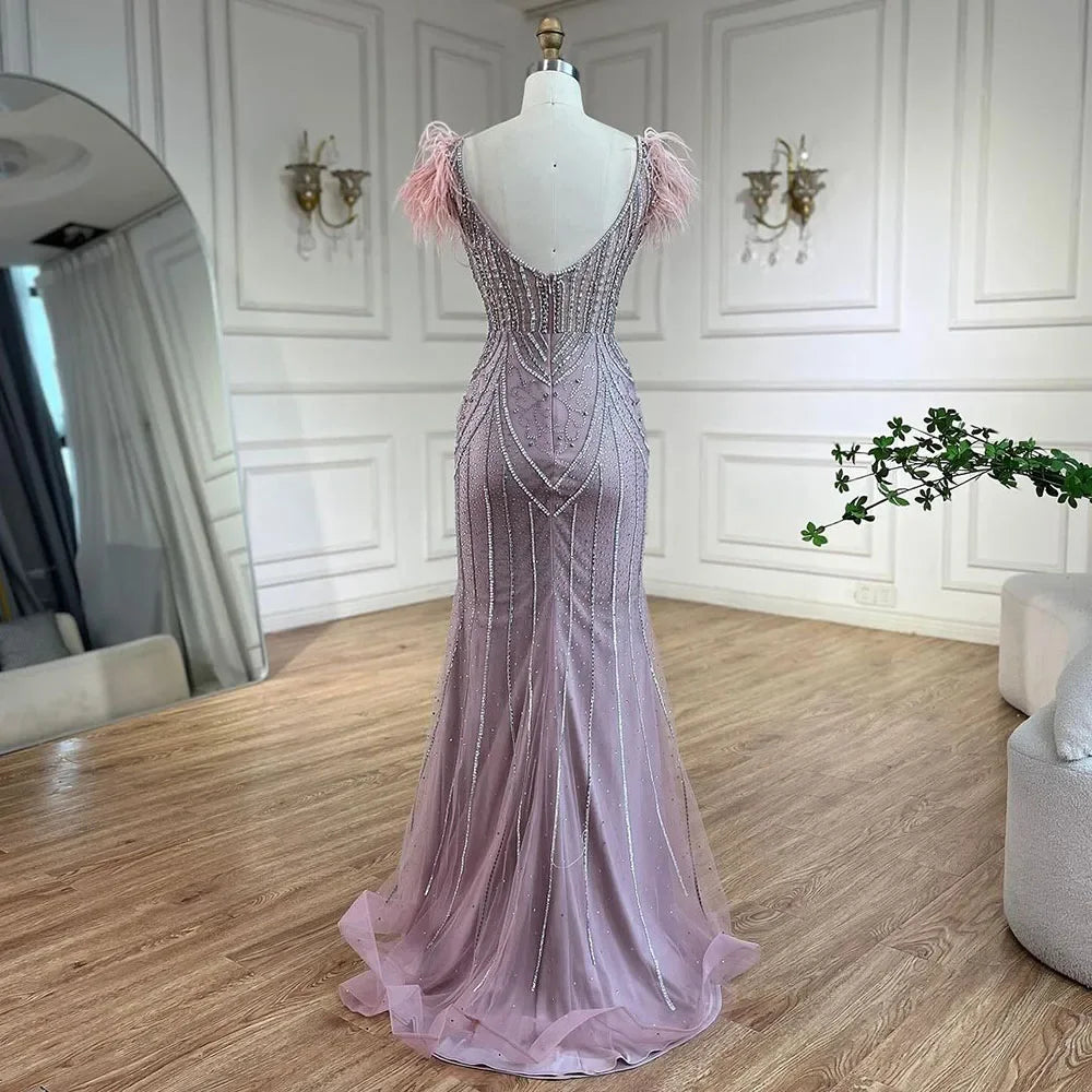 Luxuriöses Meerjungfrauen-Abendkleid in Dubai-Blau mit Perlen und Federn