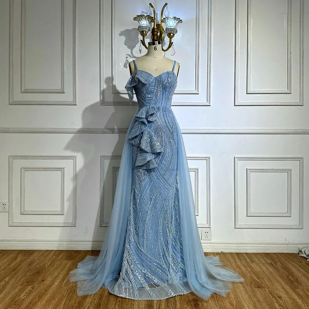 Luxuriöses Dubai Meerjungfrauen-Abendkleid mit Rock Hellblau Perlenbesetztes Spaghettiträger für formelle Anlässe LA72341A
