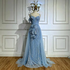 Luxuriöses Dubai Meerjungfrauen-Abendkleid mit Rock Hellblau Perlenbesetztes Spaghettiträger für formelle Anlässe LA72341A