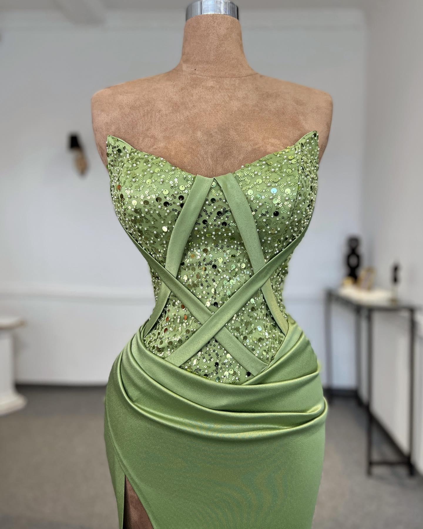 Vestido de fiesta sexy de satén con lentejuelas, sin mangas y sin tirantes, para mujer