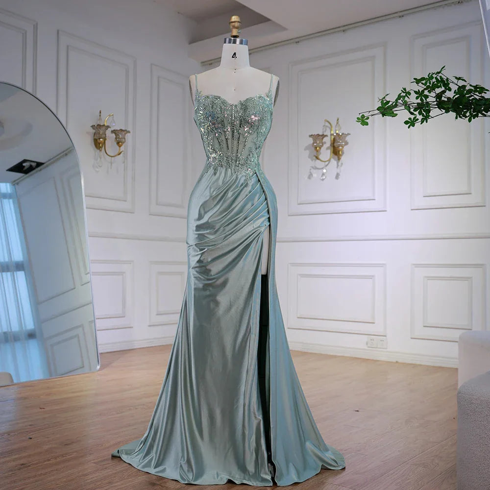 Vestido de fiesta de satén verde menta de lujo con cuentas y abertura LA72995