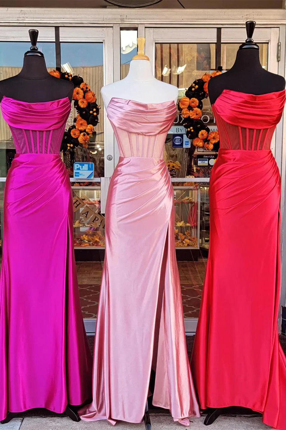 Vestido de fiesta tubo de satén sin tirantes plisado largo con abertura